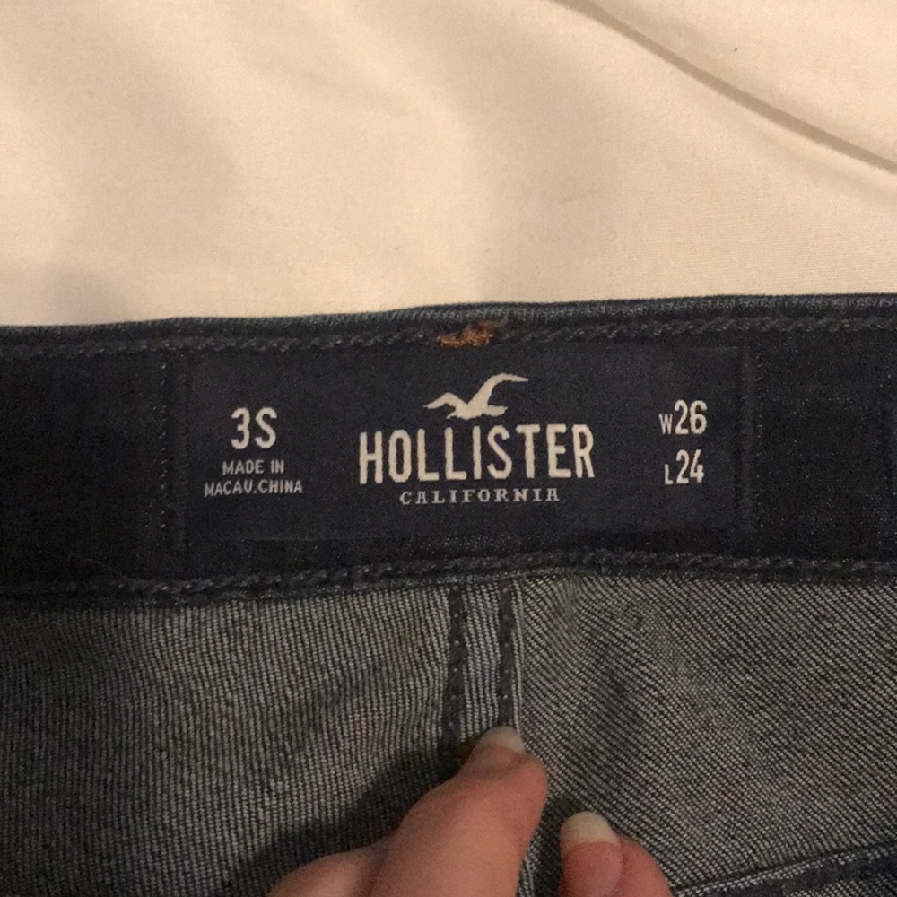 Hollister Jeans / crops - Picture 4 of 5